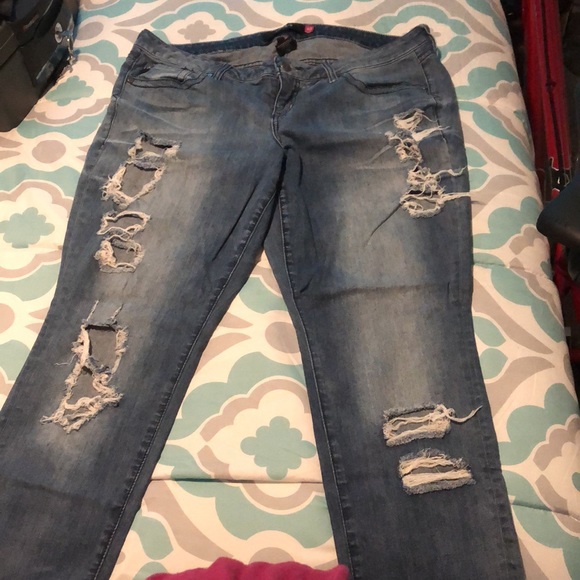 Torrid Distressed Jeans Size 18 - Picture 3 of 12